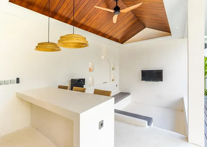 J4 Villa